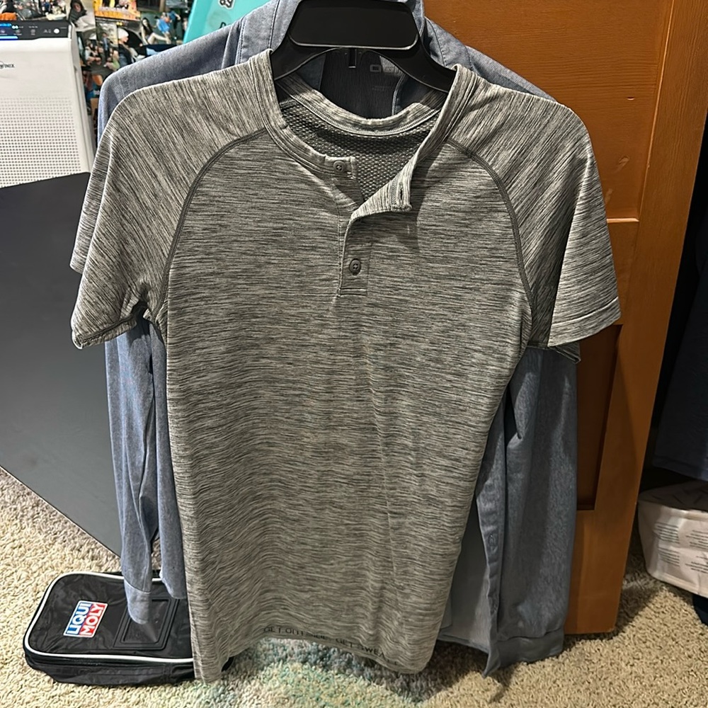 Lululemon men's collar button metal vent shirt